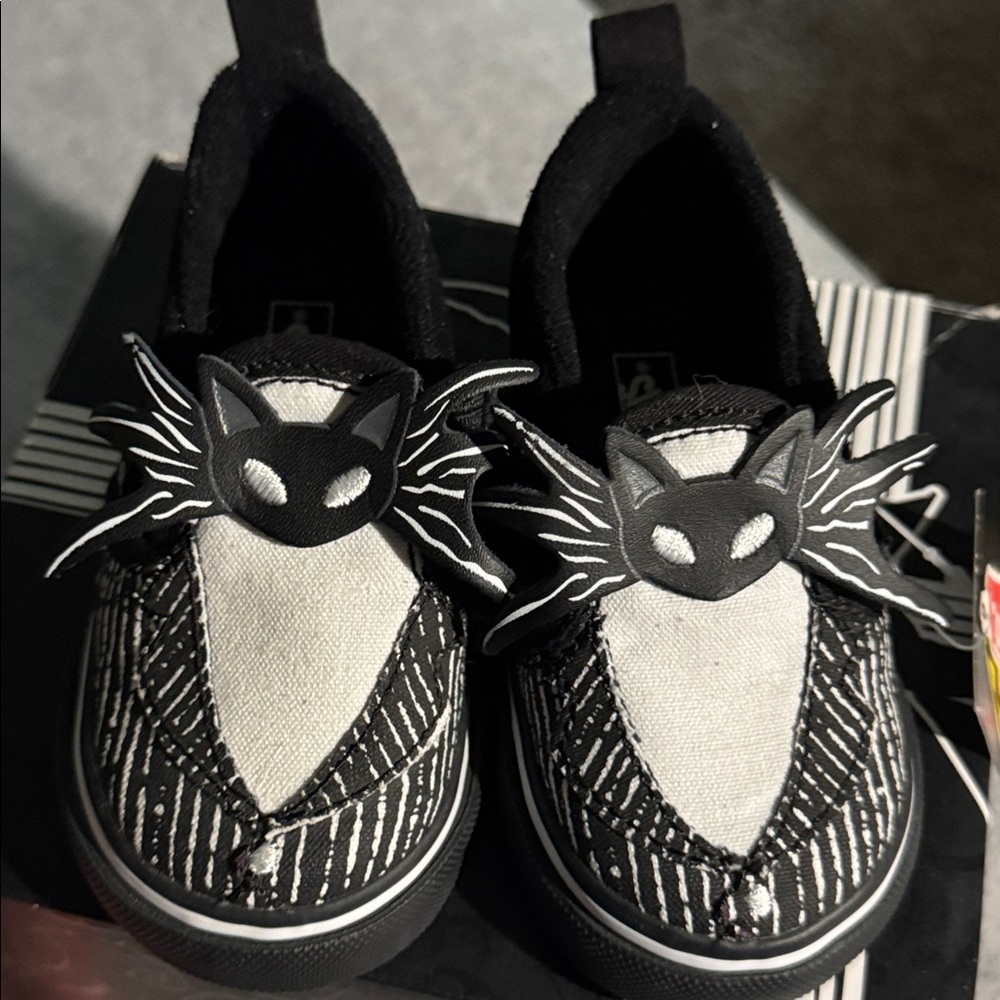 Vans x Nightmare Before Christmas Slip-On V Shoes Size 4c